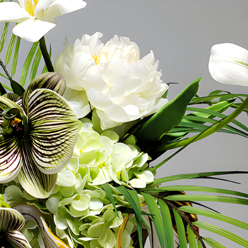 Ornements de fleurs simulées