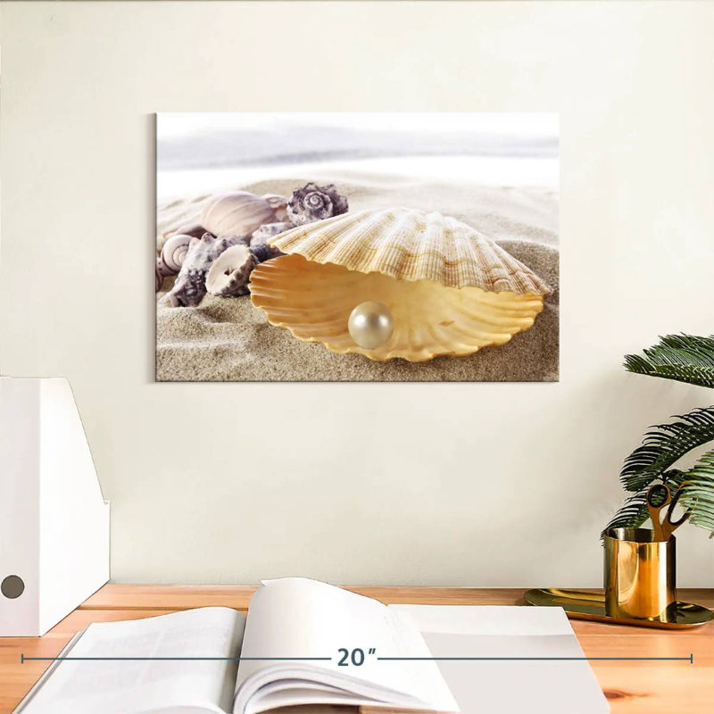 Aletra Shell With Pearl, 8" H x 12" W