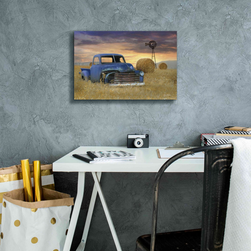 «Old Chevy with Windmill» par Lori Deiter, art mural sur toile, H 12 po x l 18 po x P 0,75 po