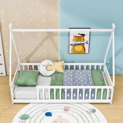 Lit simple en bois en forme de tipi en forme de tente