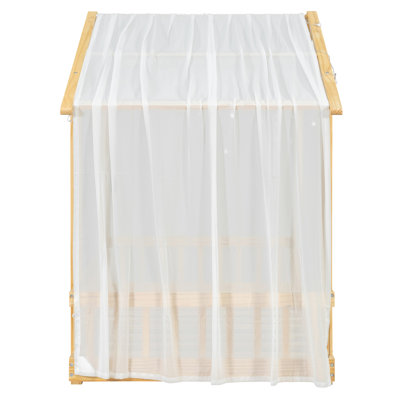 Lit plateforme avec baldaquin en tissu transparent et guirlande lumineuse, cadre en bois en forme de maison avec barrières de sécurité
