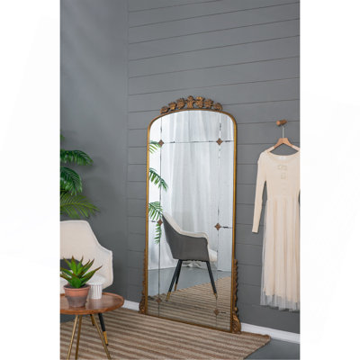 Miroir pleine grandeur avec cadre en métal doré antique pour la chambre à coucher et le salon