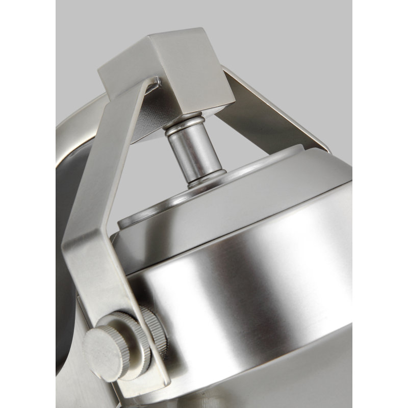 Grande lanterne Boynton , Acier brossé peint, H 15,5 po x l 12,5 po x P 14,25 po