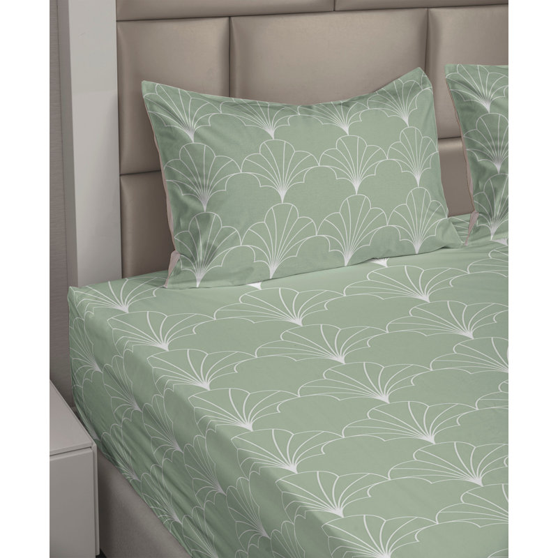 Microfiber Sheet Set, King Sheet Set with 2 Pillowcases, White/Pale Green Geometric