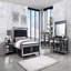 Table de chevet miroir en noir et argent, 2, illustrant une garniture géométrique et une table de chevet argentée-1500664648