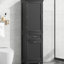 Grand rangement de salle de bain autoportant noir avec tablette réglable, deux tiroirs, dispositif de surmatelas et armoire peinte imperméable de différentes tailles