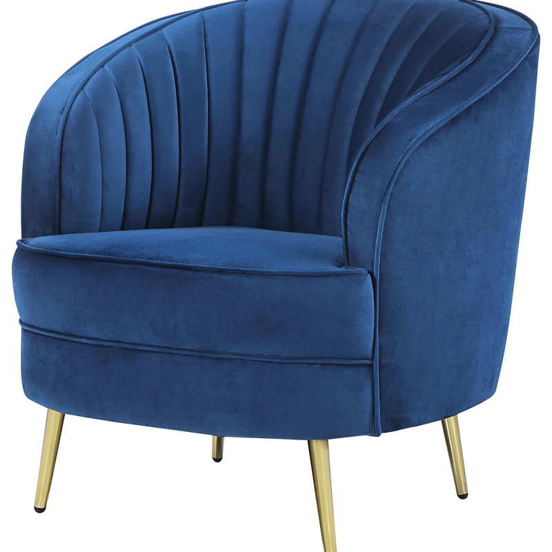 Fauteuil bleu avec pieds élégants et fuselés dorés