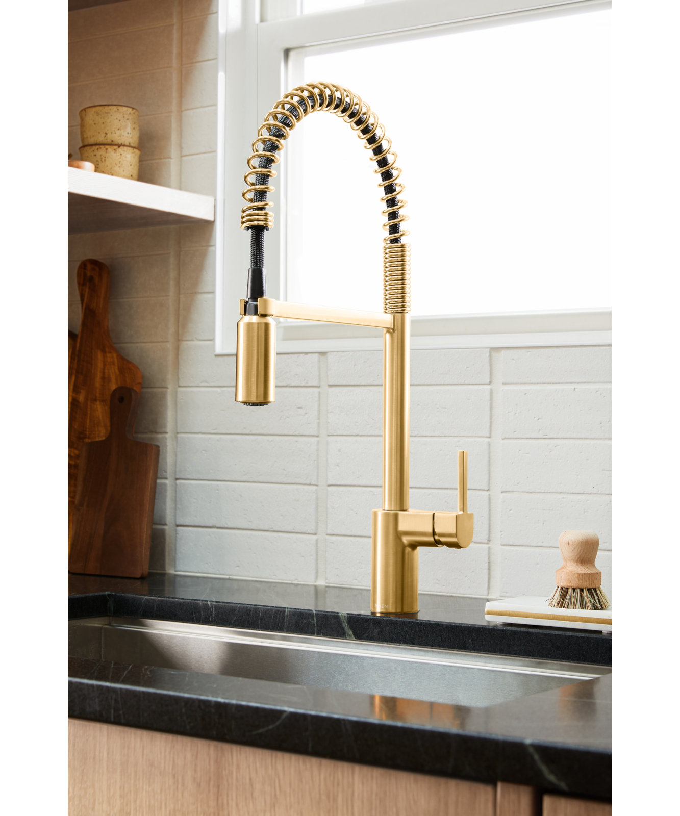 Align One Handle Spring Kitchen Faucet, Modern Single Hole Kitchen Sink Faucet Pulldown Sprayer, Brushed Gold