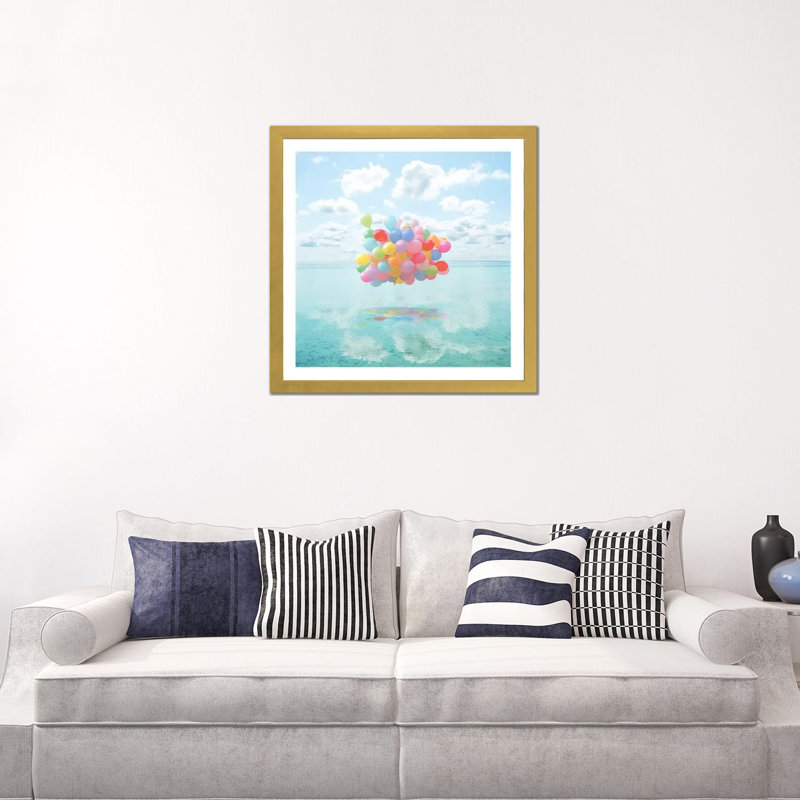 Dancing on Water par Erin Summer-impression d’art graphique, Blanc, H 24 po x l 24 po x P 1 po, Papier encadré doré