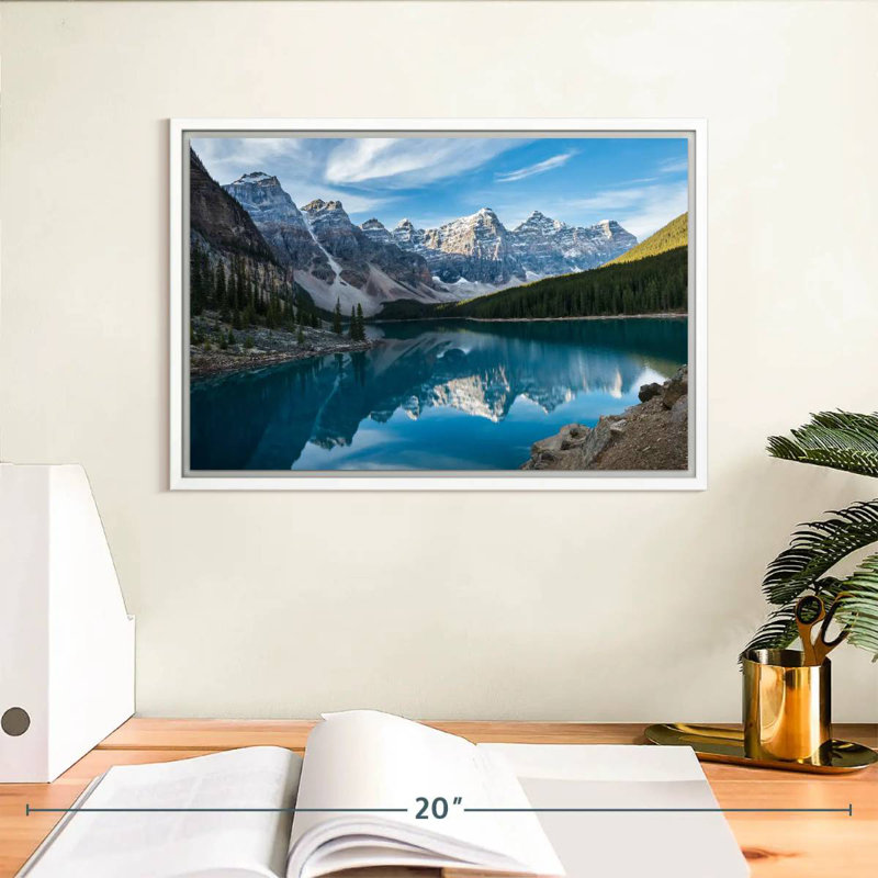 Lac Moraine dans la vallée, Cadre flottant blanc, 13 po x 9 po