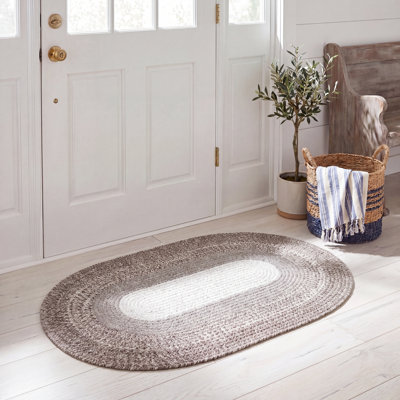 Tapis en laine tressée à la main
