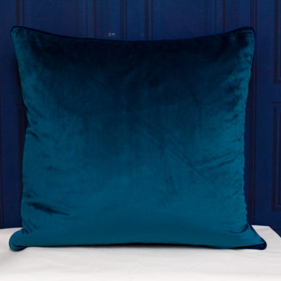 Oliver Square Throw