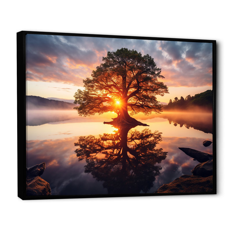 Soleil couchant à travers les arbres au bord du lac sur toile, H 24 po x l 32 po x P 1 po, Cadre flottant noir