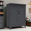 Armoire à outils de 119 cm de hauteur, couleur ardoise, idéale pour la salle de bain, l'atelier ou les espaces extérieurs. Ses compartiments bien organisés optimisent l'espace et offrent un rangement métallique soigné. Économiser de la place.