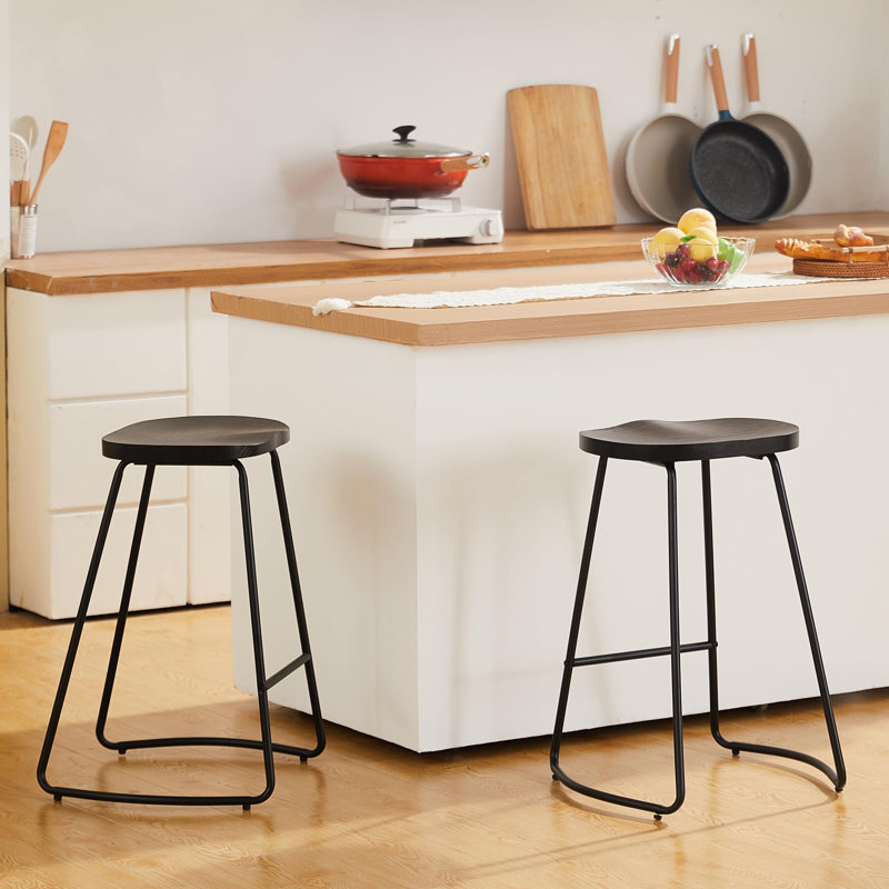 Ensemble de siège de selle en bois massif avec repose-pieds Alazia, Tabouret de comptoir (siège d'une hauteur de 26 p, Noir