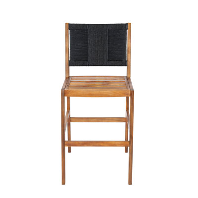 Tabourets de bar d'extérieur en bois d'acacia (ensemble de 2), chaises à hauteur de bar en teck avec coussin crème et dossier en osier noir, tabourets à hauteur de comptoir pour patio, bord de piscine, îlot de cuisine