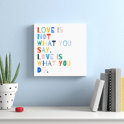 «Rainbow Words I» par Moira Hershey, art textuel sur toile tendue