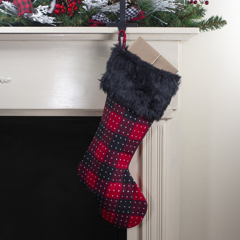 Chaussette de Noël 21,5 po à motif écossais rouge et noir avec pois et revers en fausse fourrure