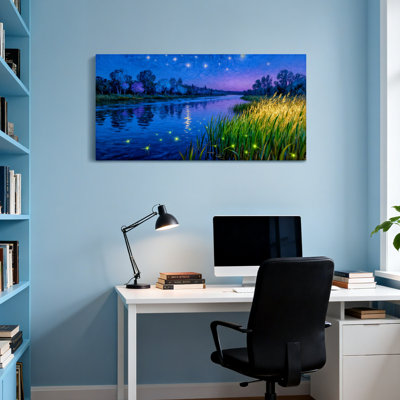 Paysage et nature, nuit étoilée, paysage de rivière avec herbe brillante