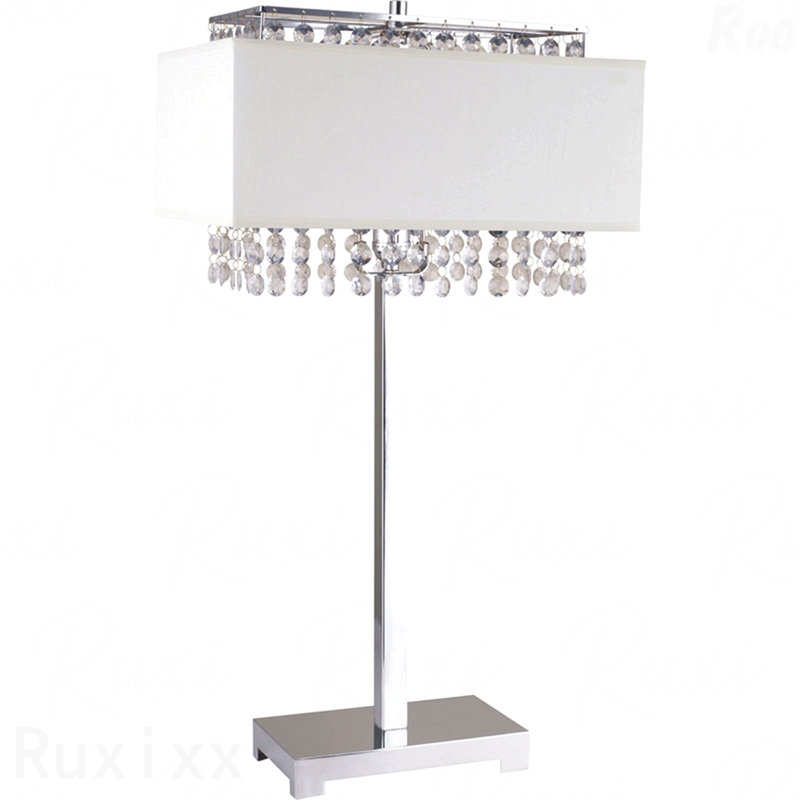 Lampe de table - structure en métal de 28 po de hauteur, finition argentée, abat-jour blanc, accent de cristal