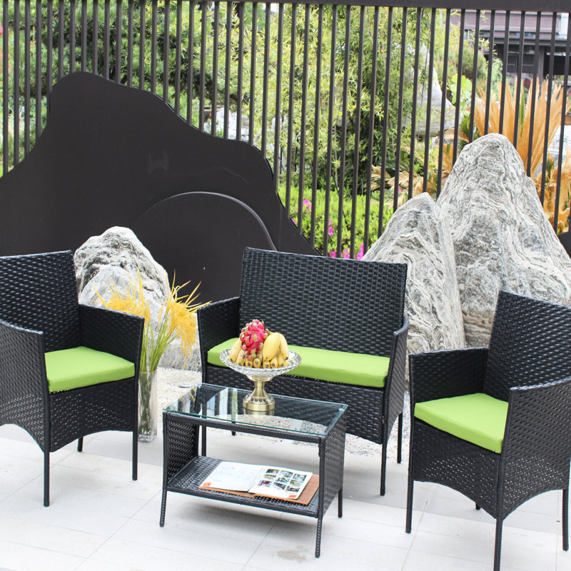 Patio d'extérieur 4 pièces: fauteuils rembourrés, table à thé et mobilier de jardin: coussins d'extérieur