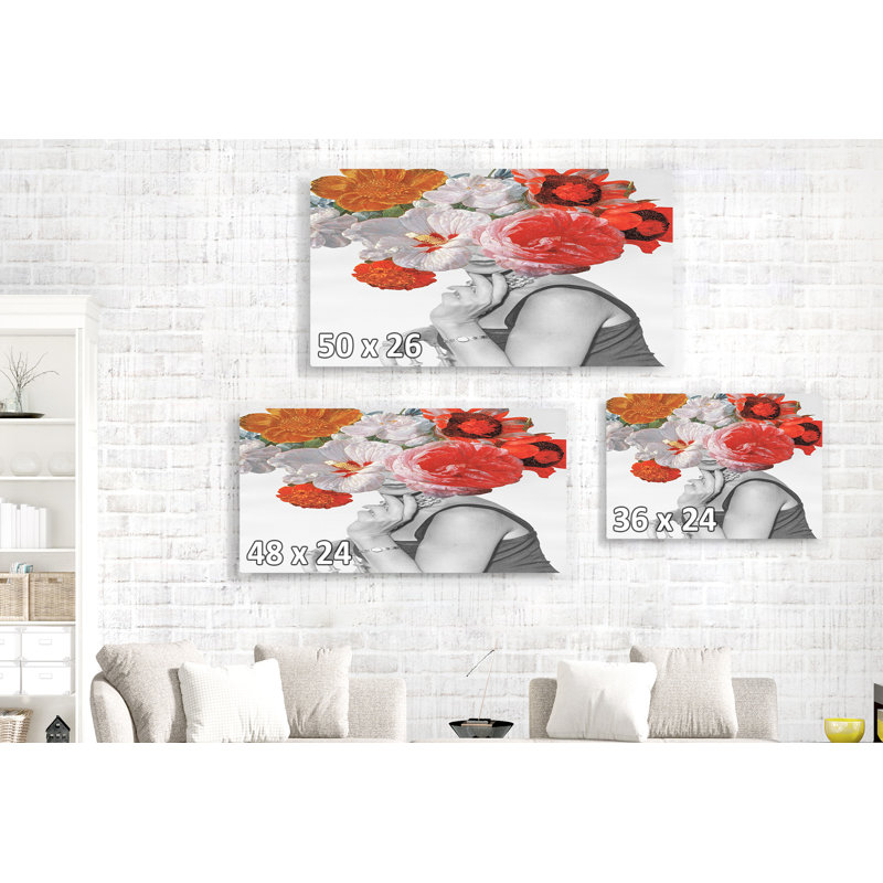 Figurine féminine II, collage abstrait, fleurs, jaune, rouge, bleu, noir et blanc, H 26 po x l 50 po x P 1,5 po