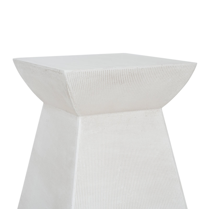 Table d'appoint d'extérieur en oxyde de magnésium rustique Tavren