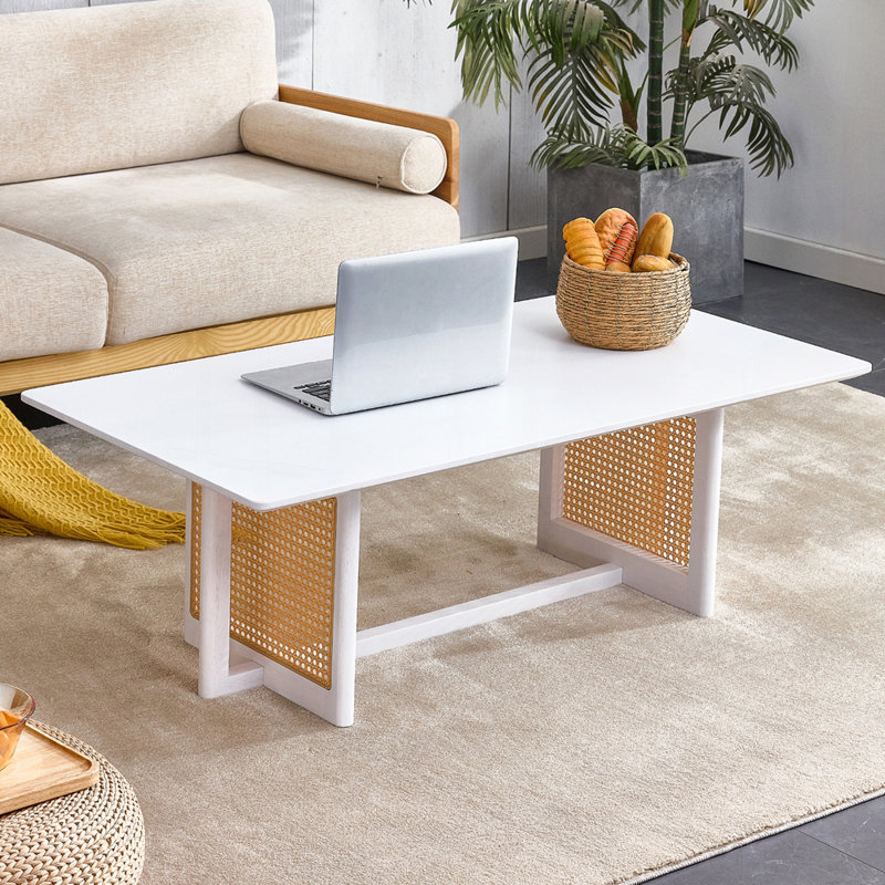 Table basse rectangulaire en bois massif parfaite pour les intérieurs traditionnels et modernes