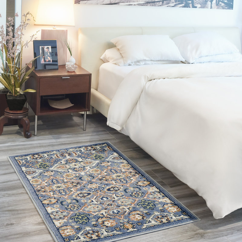 Ivelis Persian Area Rug, Rectangle 3' x 5'