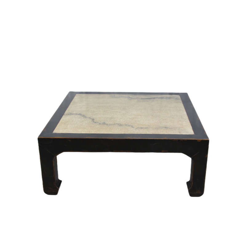 Table basse à 4 pieds
