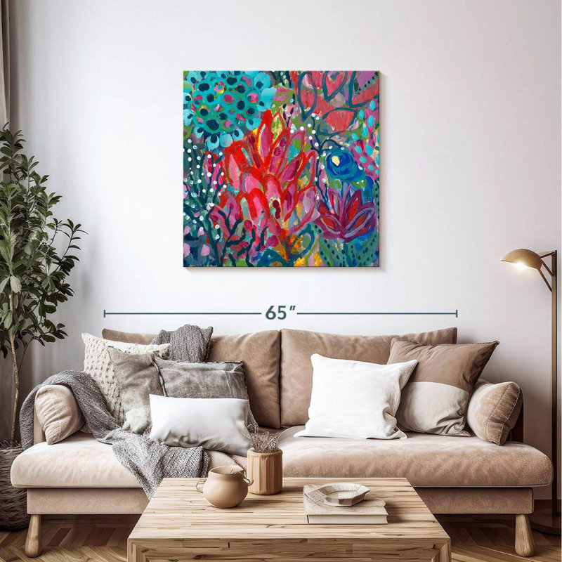 Avery Prana, 36" H x 36" W