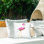 Design de coussin d'extérieur imprimé flamant rose avec parasol de plage par Julie DeRice