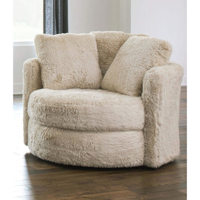 Chaise contemporaine crème / beige avec accoudoirs, matériau chenille, structure en bois massif, dossier coussiné, coussins décoratifs, l 49 po x l 38 po, pour espace de vie principal, 1 pièce, arrondie et rembourrée