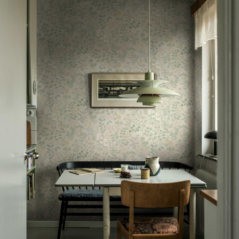Boråstapeter Flora Wallpaper, Gray
