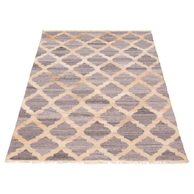 Light but sturdy, Turkish kilims are flat-weave rugs that are perfect for high-traffic areas such as the hallway or the kitchen.
