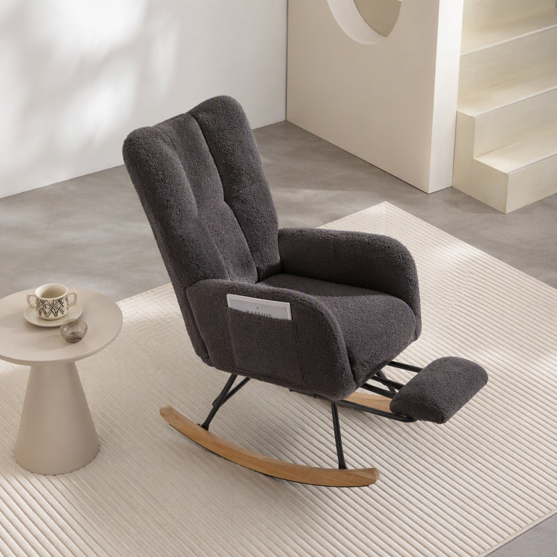 Fauteuil berçant à oreilles en tissu Teddy avec repose-pieds, gris, avec poche de rangement latérale, base en bois massif, mouvement de glissement fluide, fauteuil d'appoint pour le salon