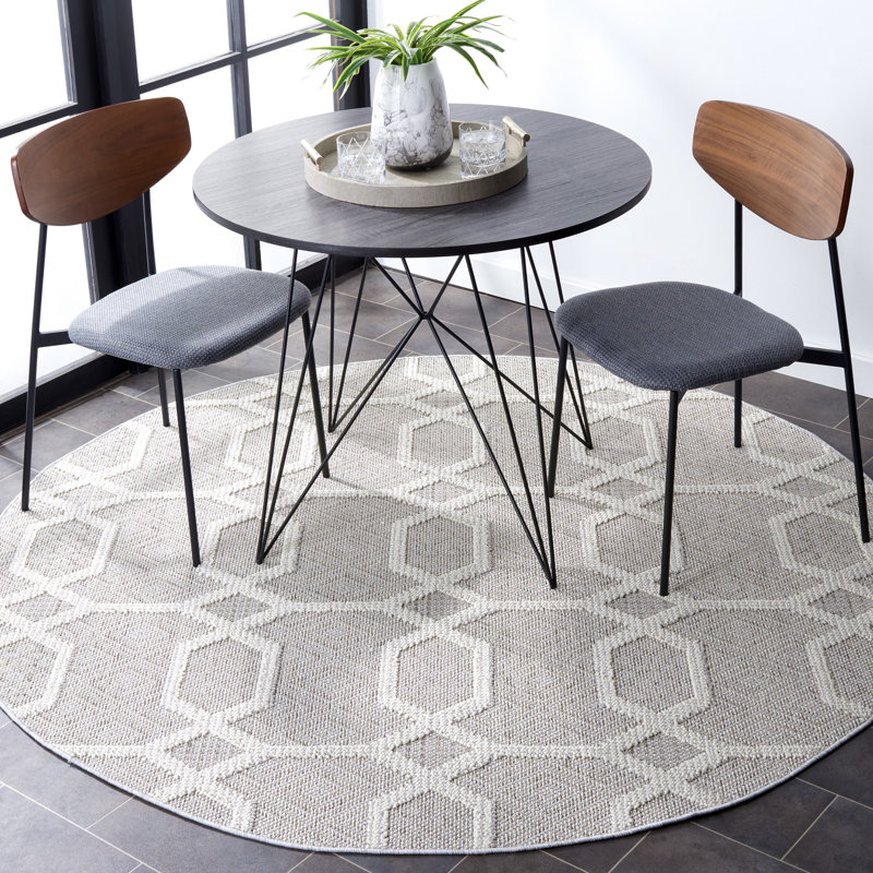 Tapis géométrique gris / ivoire en polypropylène tissé à la machine, Rond 6 pi 7 po