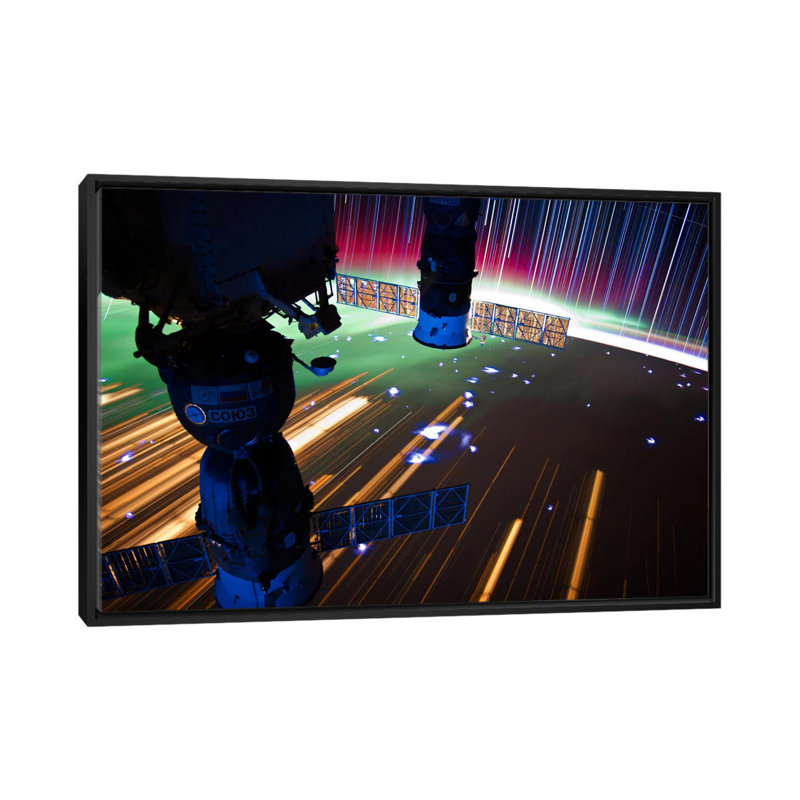 Astronomie et espace "Long Exposure Star photograph from Space VI", impression sur toile, H 18 po x l 26 po x P 1,5 po