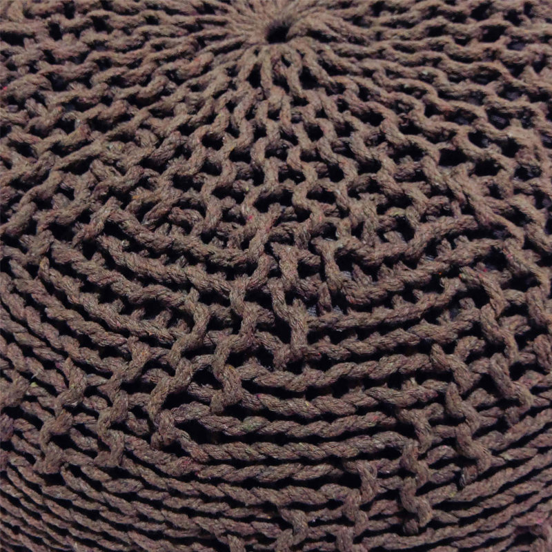 HAZEL POUF - Pouf rond en tricot moderne avec fil PET écologique pour une utilisation intérieure et extérieure.
