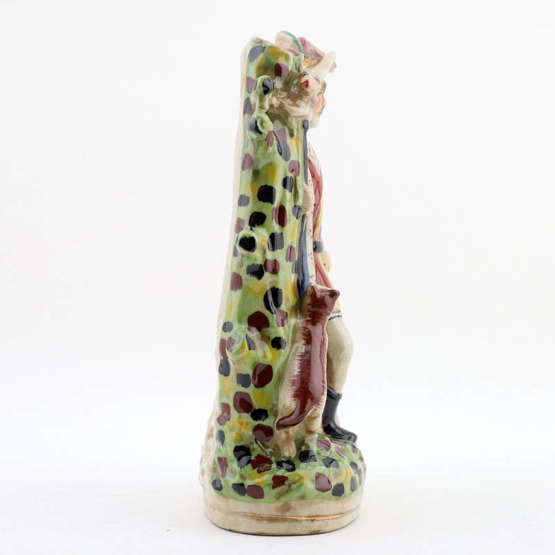 Figurines & Sculptures
