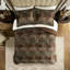 Édredon rouge très grand - Collection 4 pièces avec édredon, 2 taies décoratives avec fermetures à glissière cachées et ouate de soutien, microfibre, durabilité améliorée avec garniture décorative en ouate, lustre doux et luxueux, 2022