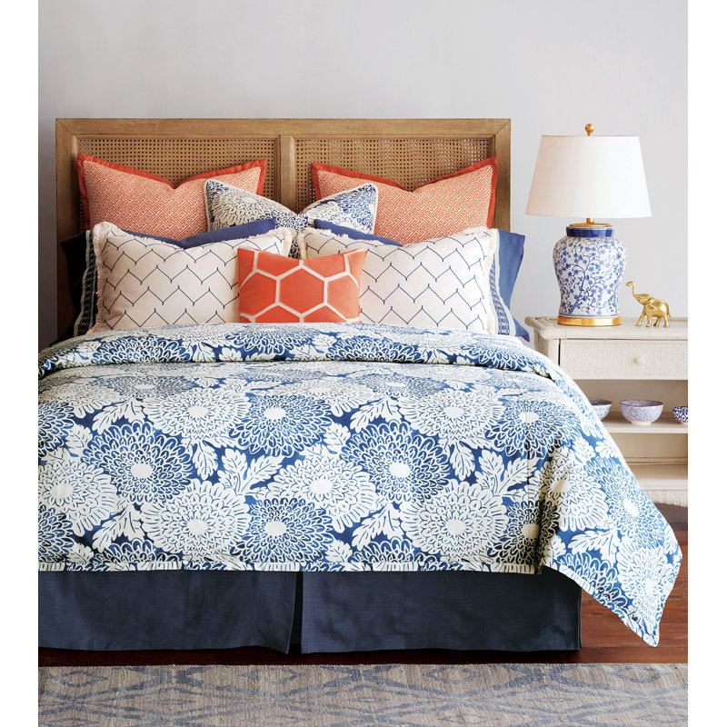 Gavin Square Pillow Cover & Insert