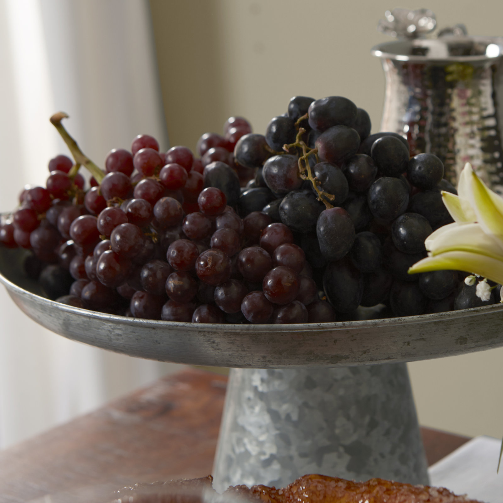 Ontario Iron Cake Stand, 16" W x 16" L x 7" H