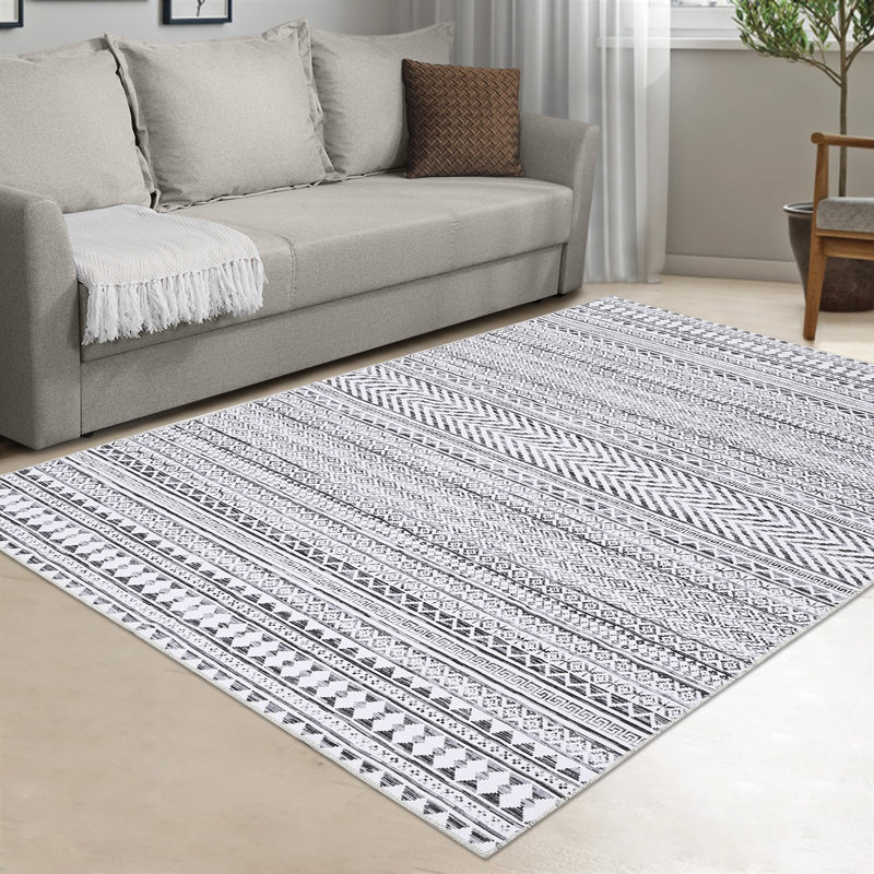 Tapis rectangulaire gris en fausse fourrure tressé à la machine Jodyann, Rectangle 8 pi x 10 pi