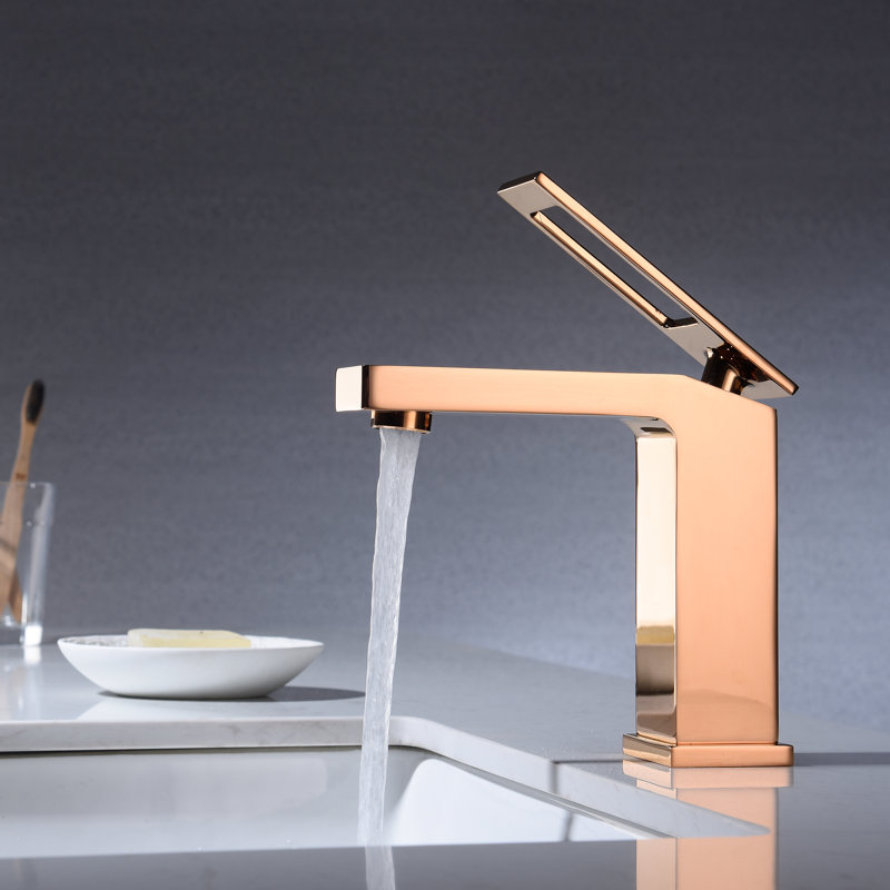 Single-handle Bathroom Faucet with Drain Assembly
