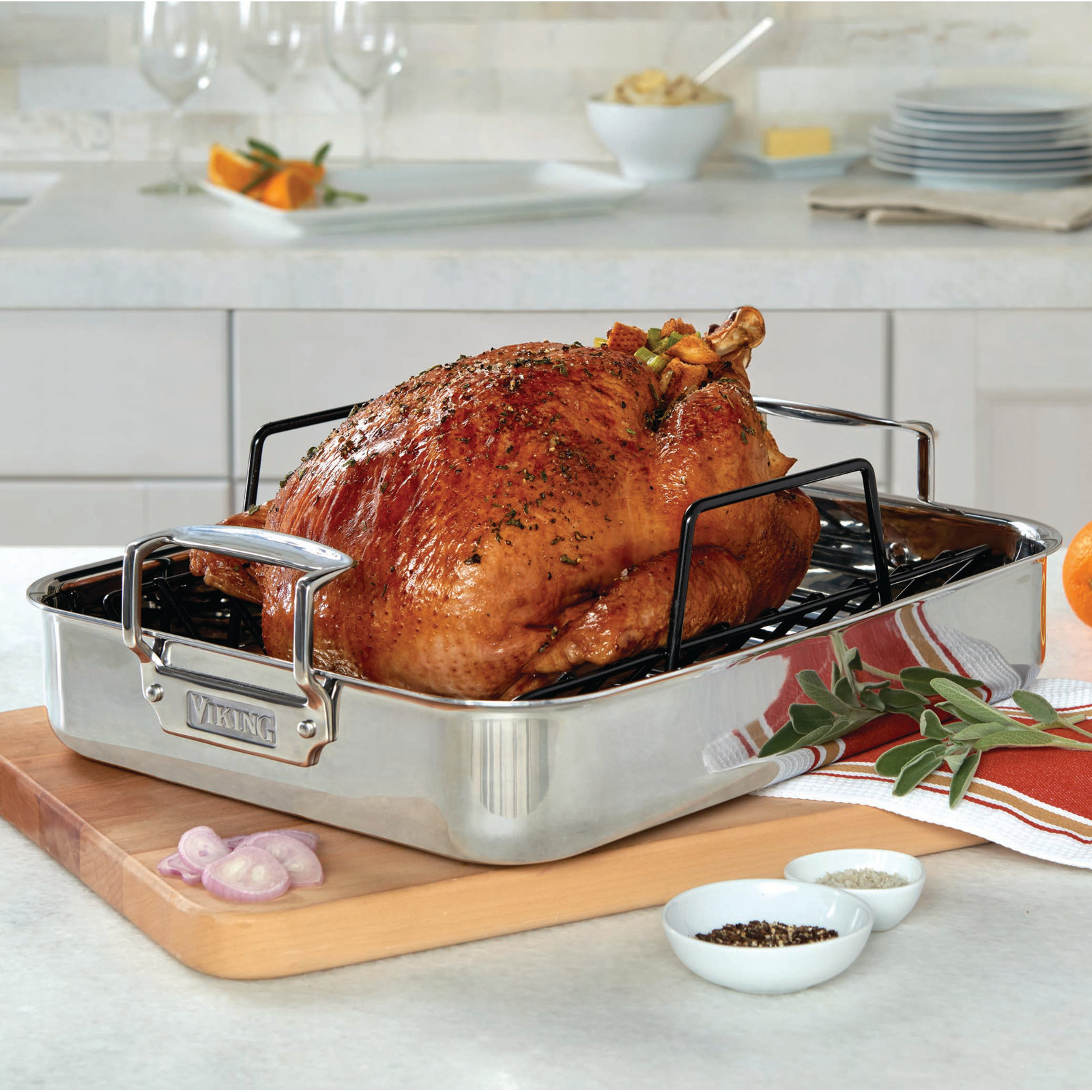 Viking 3-Ply Roasting Pan with Nonstick Rack and 2-Piece Carving Set - Thumbnail 5