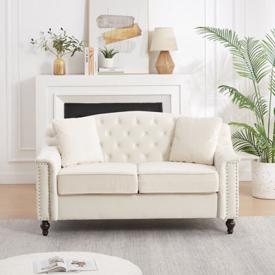 Canapé Chesterfield 58,5 po en velours pour salon et appartement, capitonnage à boutons sur le dossier et les accoudoirs, garniture cloutée, canapé rembourré moderne avec pieds en bois massif de qualité supérieure, canapé pour la chambre à coucher