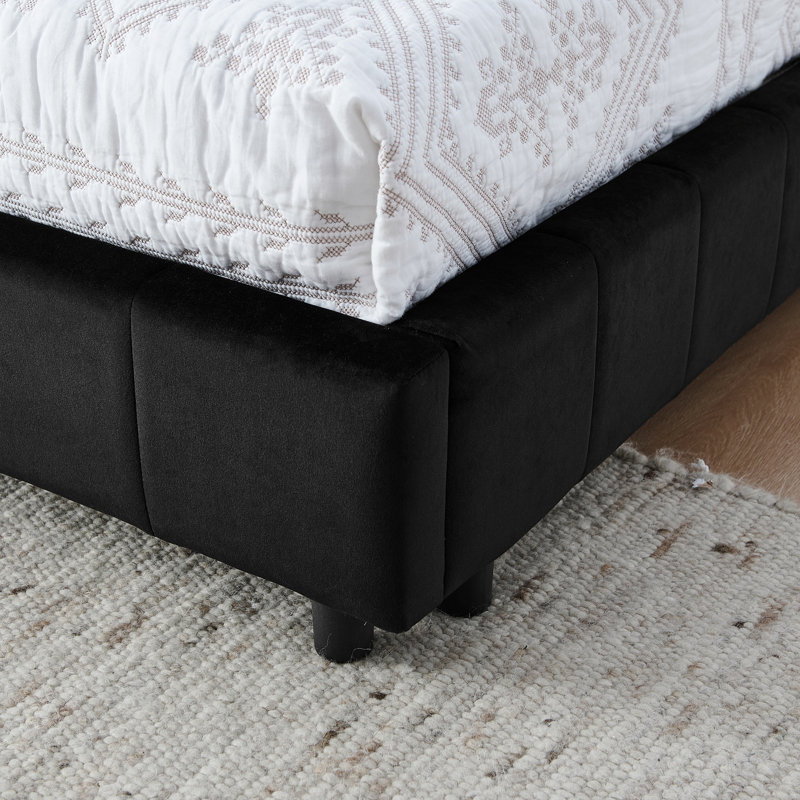 Structure de lit tapissier pour grand lit avec dossier et accoudoirs confortables, idéale pour la chambre à coucher et le salon