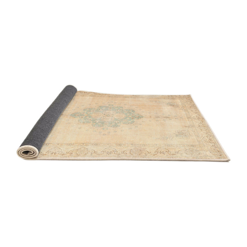 Lorrika Oriental Indoor Rug, Round 5'