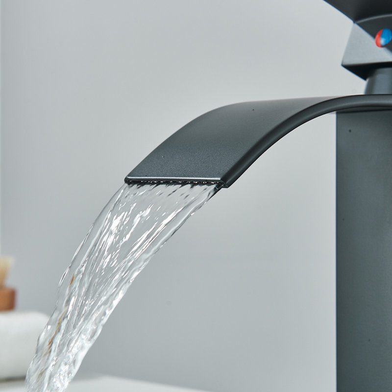 Robinet de lavabo Mosson noir mat à effet cascade avec plaque de montage carrée de 15 cm